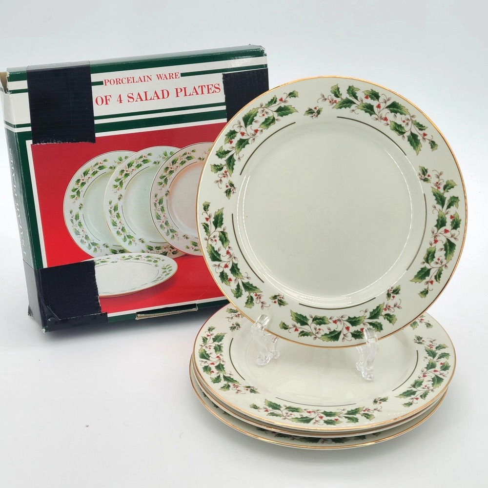 Caldor Fine China Holly Christmas Salad Plates Set of 4 7.5" Japan Gold Trim